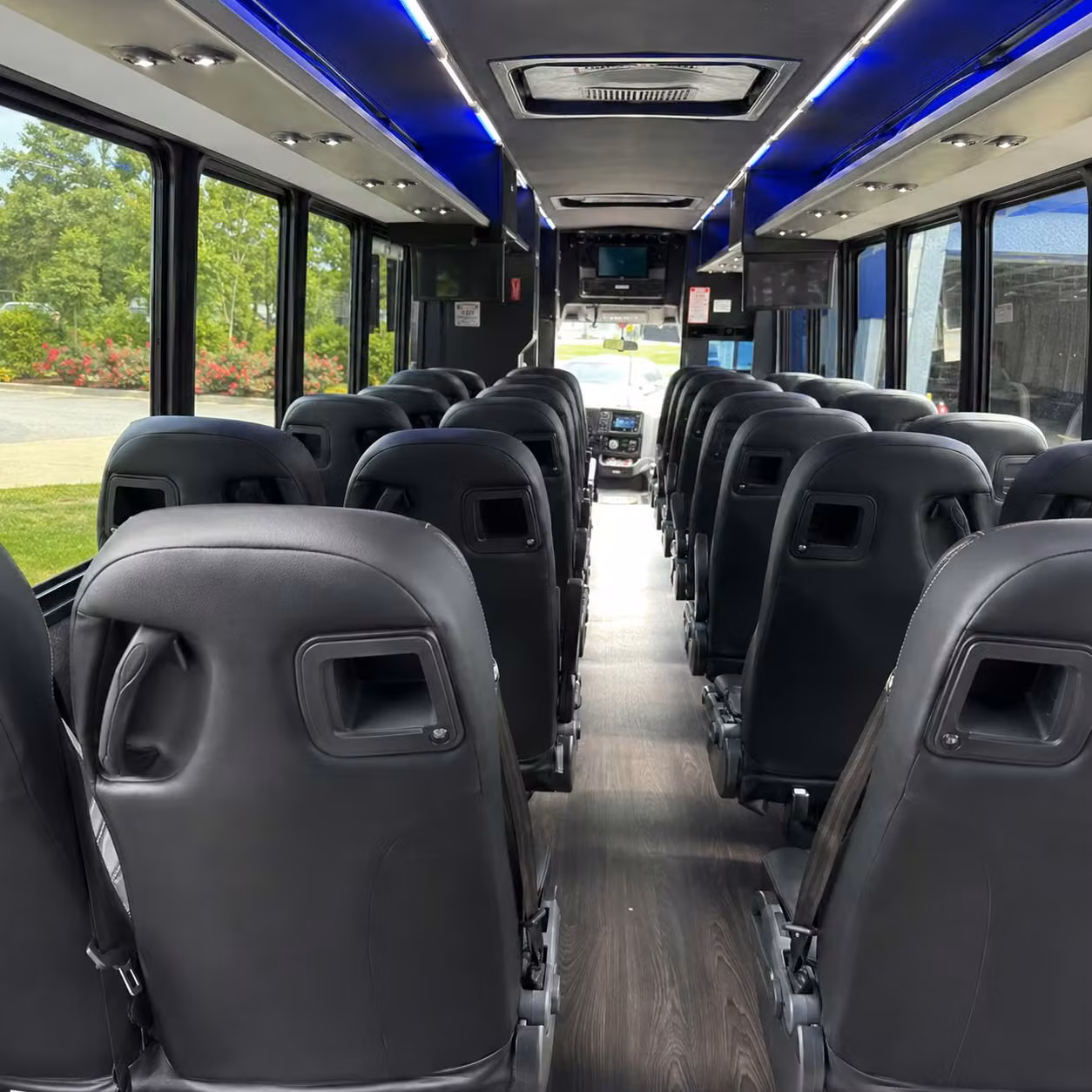 minibus rentals for smaller prom groups in the waterbury area