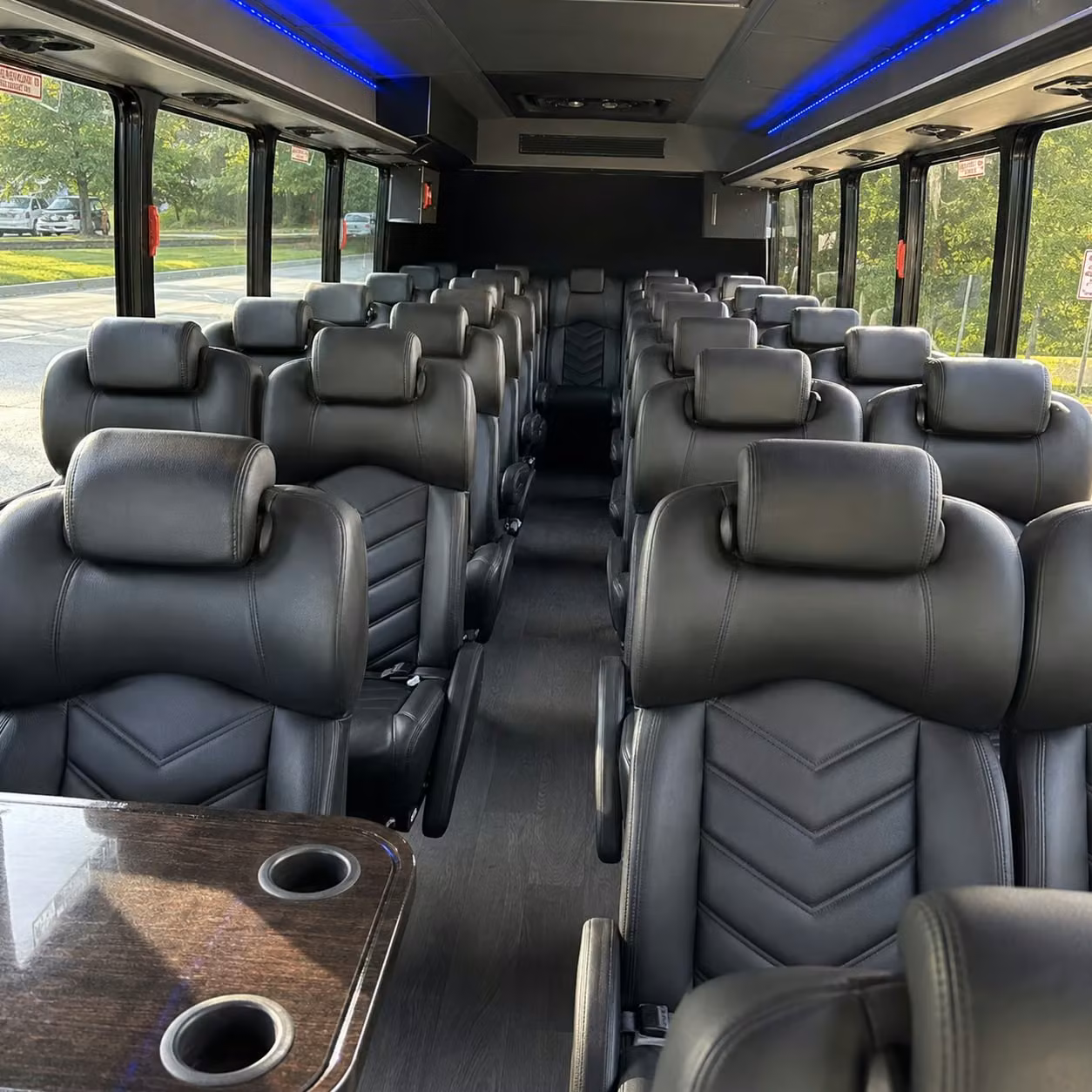 minibus rentals for waterbury student groups visiting historic landmarks across the naugatuck valley