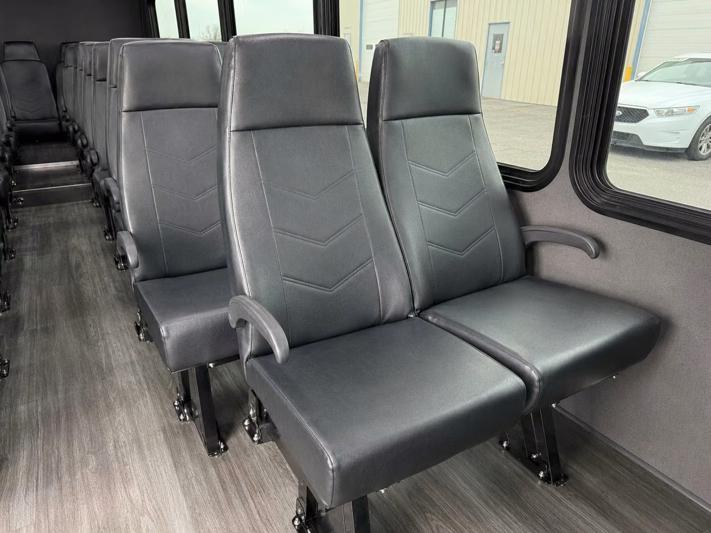 waterbury 18 passenger minibus rental